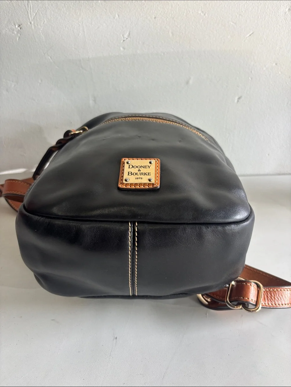 Dooney & Bourke compact dooney